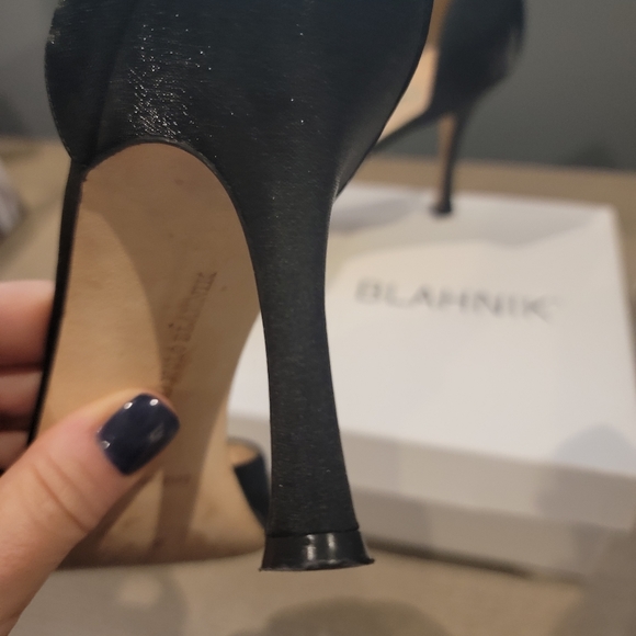 Manolo Blahnik Shoes - Picture 3 of 5